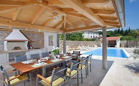 Peaceful Villa In Lovran With Swimming Pool